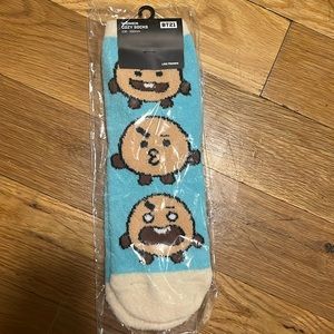 NWT BT21 Official Merchandise by Line Friends- SHOOKY Socks
